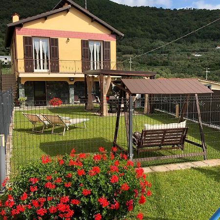 Casa Ginni Con Piscina E Giardino Caravonica Luaran gambar