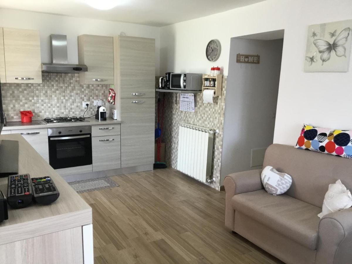 Casa Ginni Con Piscina E Giardino Caravonica Luaran gambar