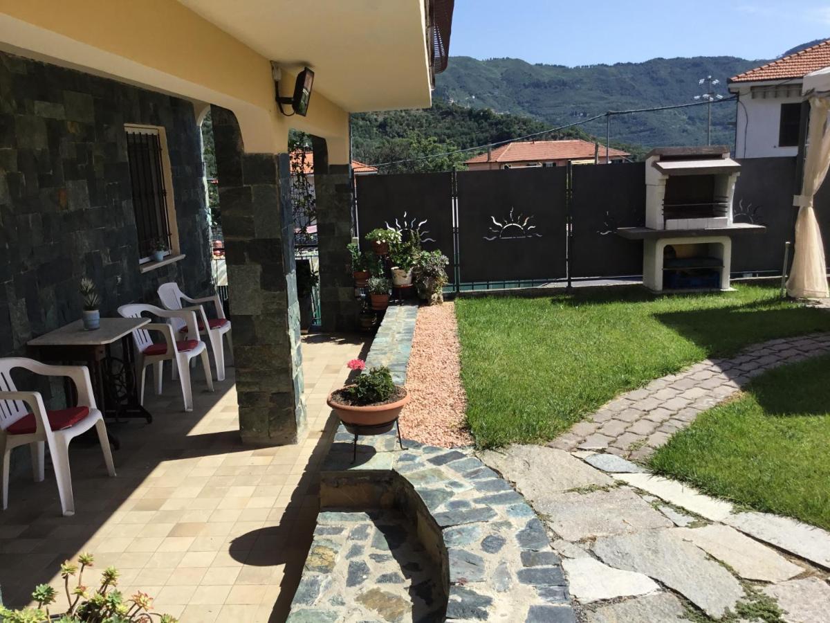 Casa Ginni Con Piscina E Giardino Caravonica Luaran gambar