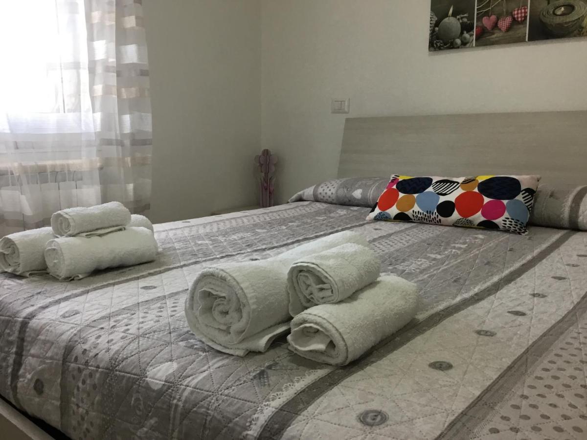 Casa Ginni Con Piscina E Giardino Caravonica Luaran gambar