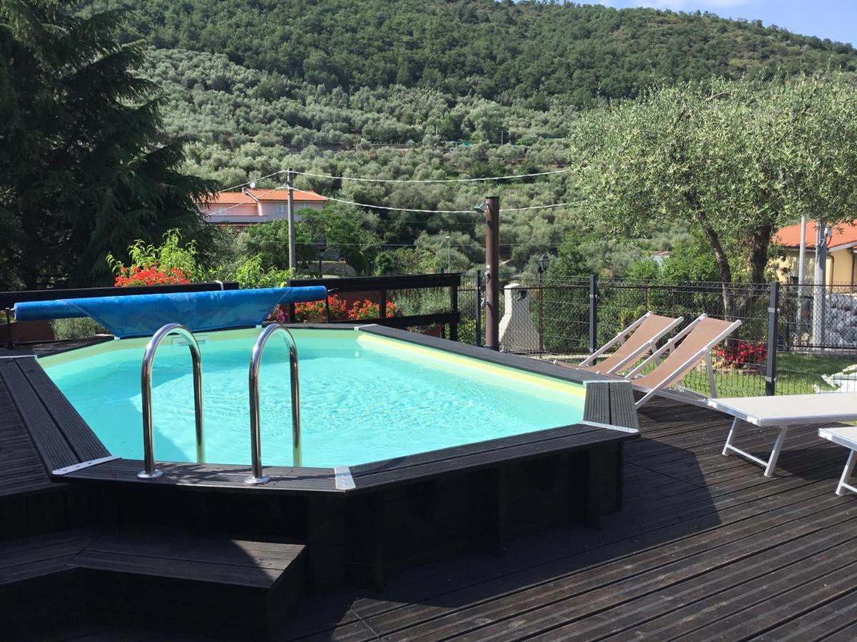 Casa Ginni Con Piscina E Giardino Caravonica Luaran gambar