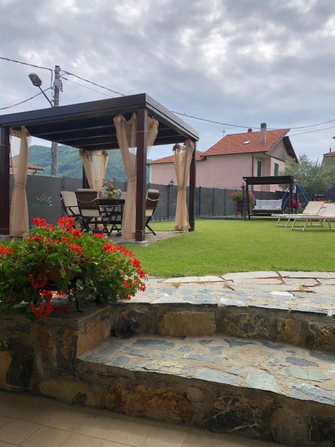 Casa Ginni Con Piscina E Giardino Caravonica Luaran gambar
