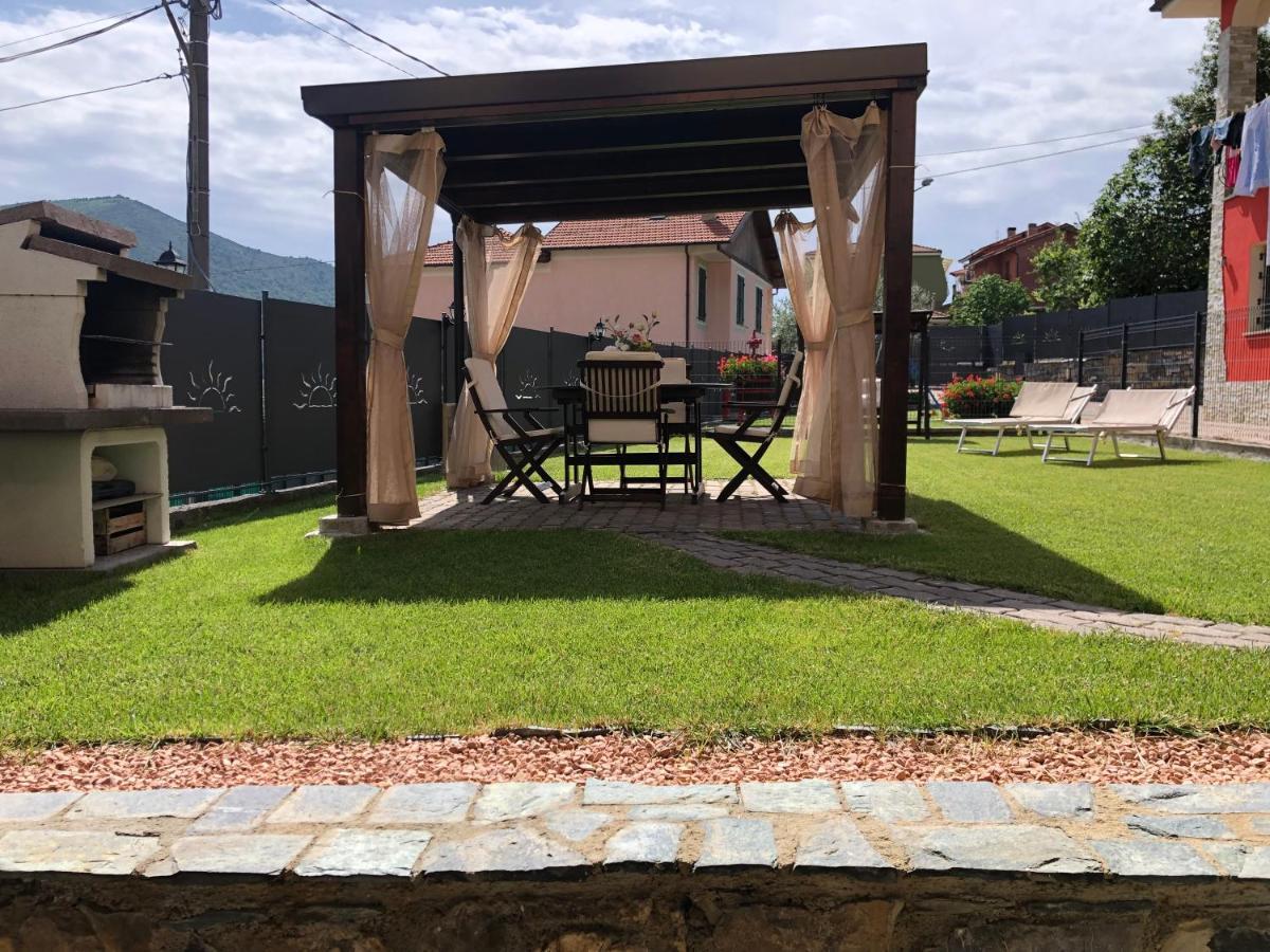 Casa Ginni Con Piscina E Giardino Caravonica Luaran gambar