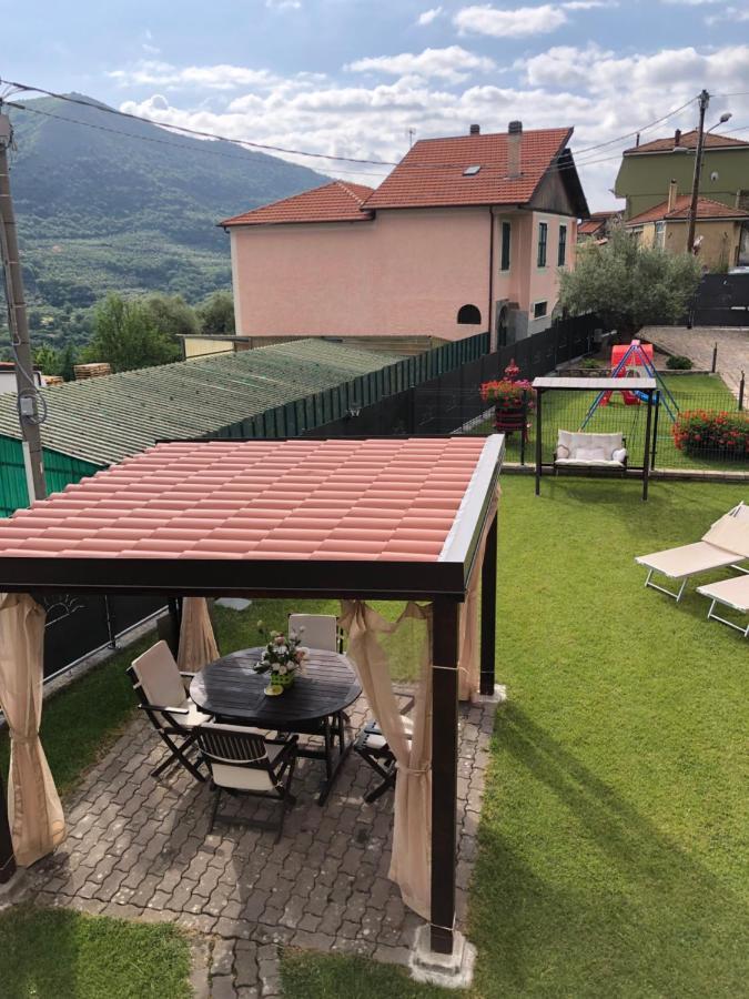 Casa Ginni Con Piscina E Giardino Caravonica Luaran gambar